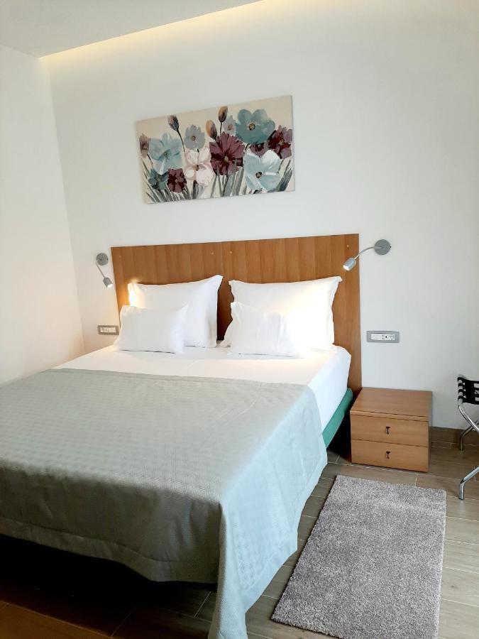 Beach Residences Caroline Хвар Екстериор снимка
