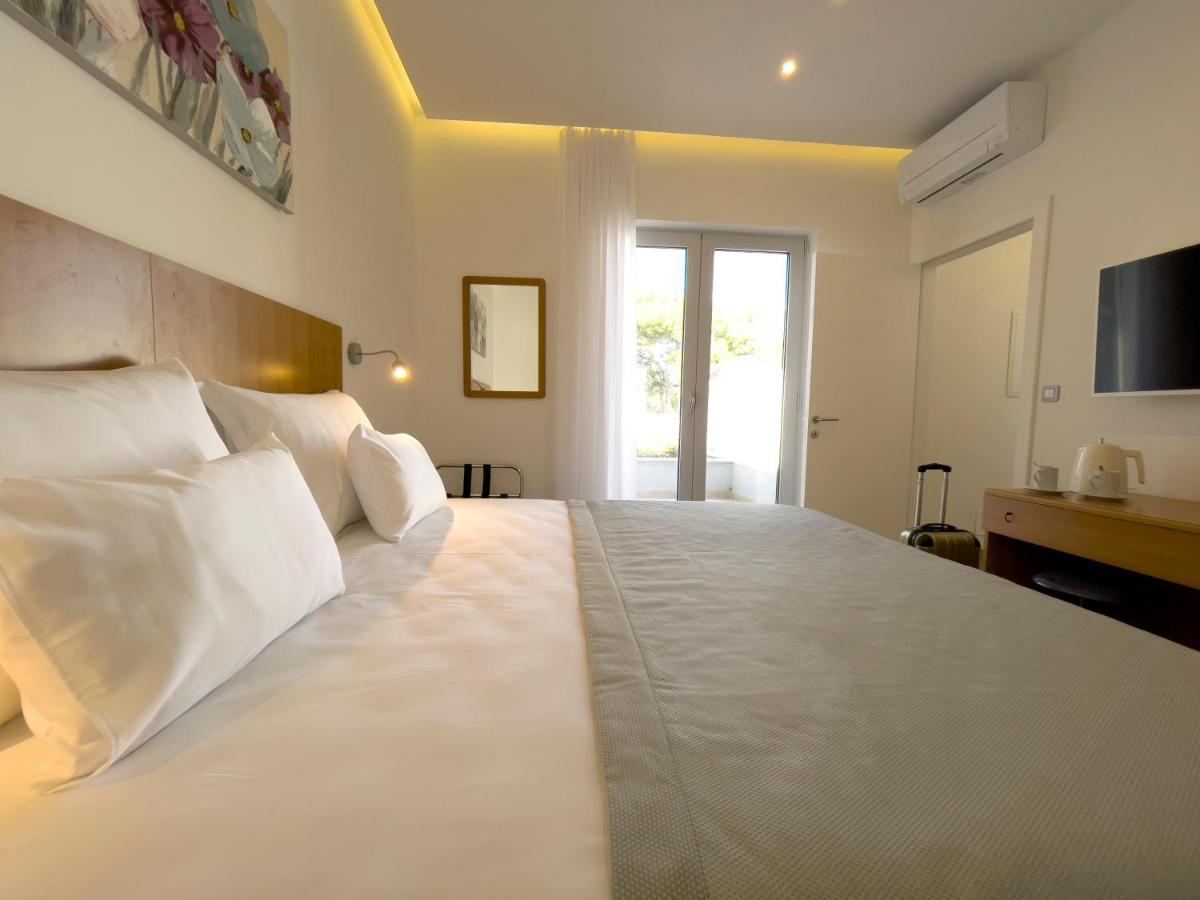 Beach Residences Caroline Хвар Екстериор снимка