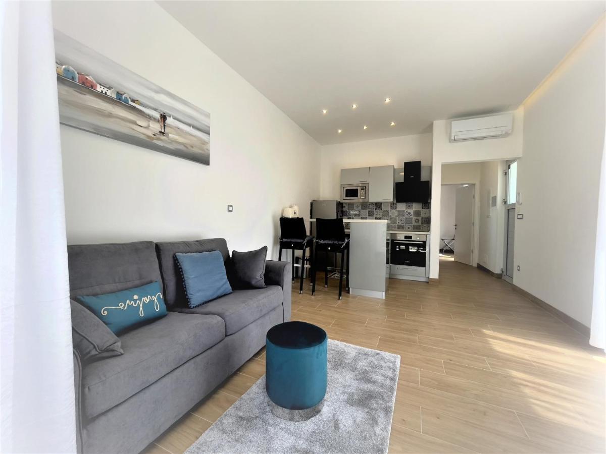 Beach Residences Caroline Хвар Екстериор снимка