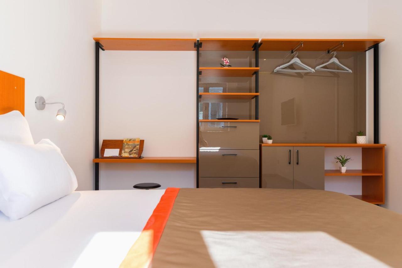 Beach Residences Caroline Хвар Екстериор снимка