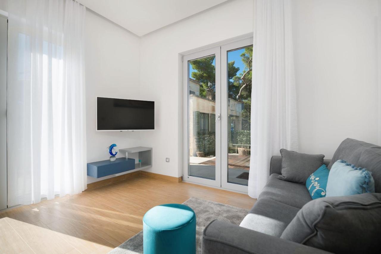Beach Residences Caroline Хвар Екстериор снимка