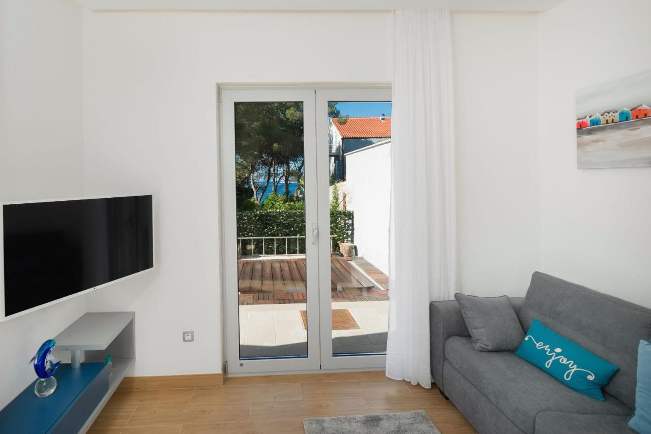 Beach Residences Caroline Хвар Екстериор снимка