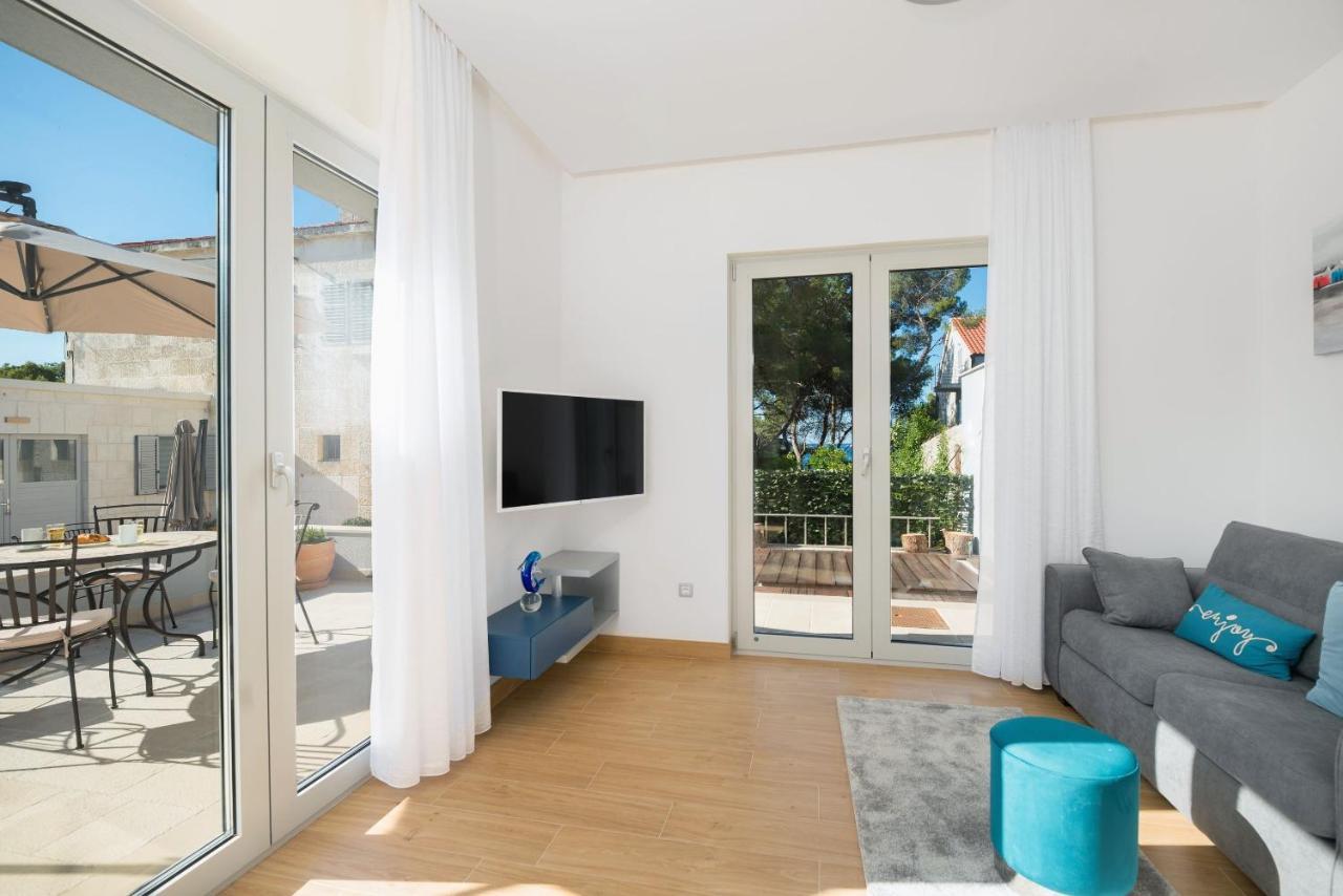 Beach Residences Caroline Хвар Екстериор снимка