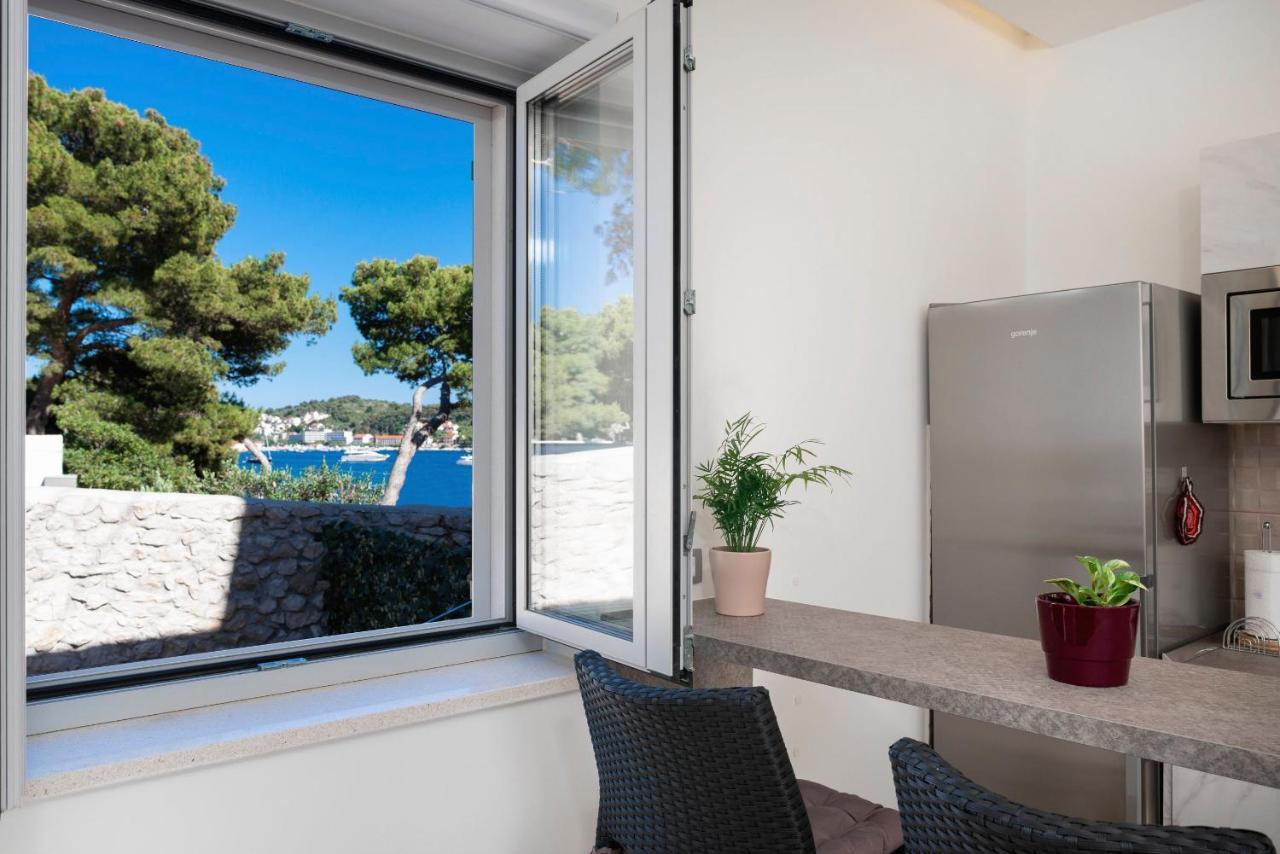 Beach Residences Caroline Хвар Екстериор снимка